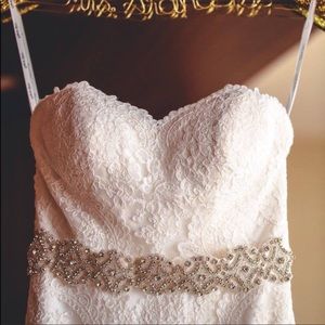 💕💕💕 strapless lace wedding gown w/ beaded belt